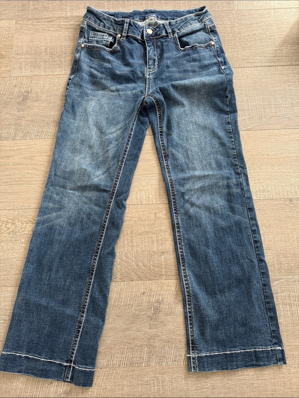 Classic Women's Boot Cut Jeans in Dark Blue Wash